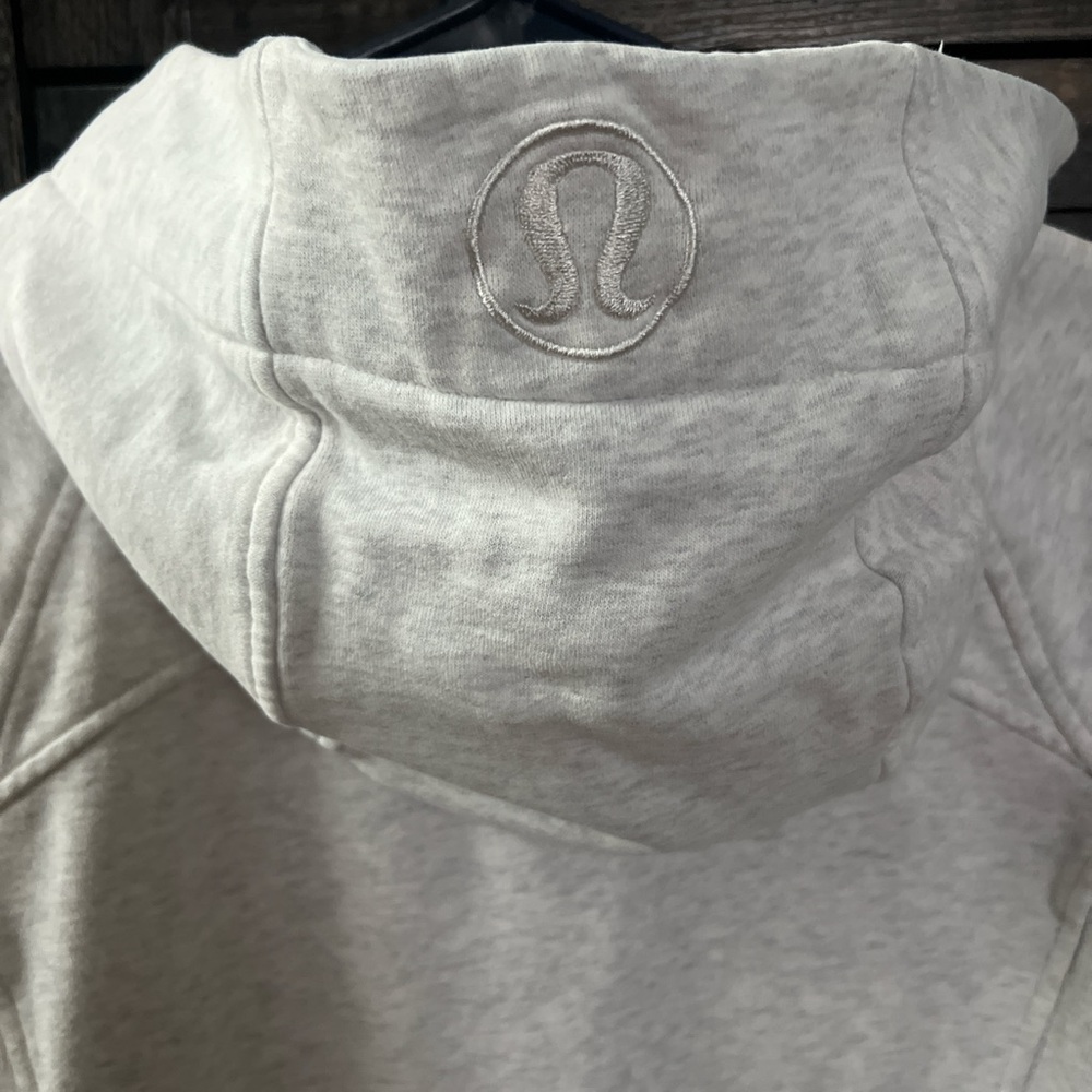 Lululemon full length scuba size 6